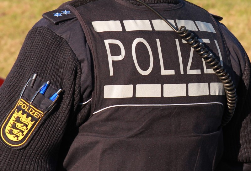 Polizeikontrolle-endet-mit-mehreren-Verletzten