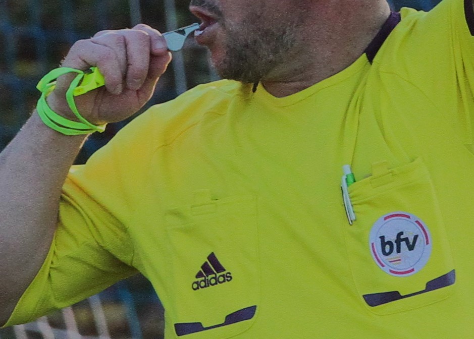 Hei-e-Derbyluft-ber-dem-Biet