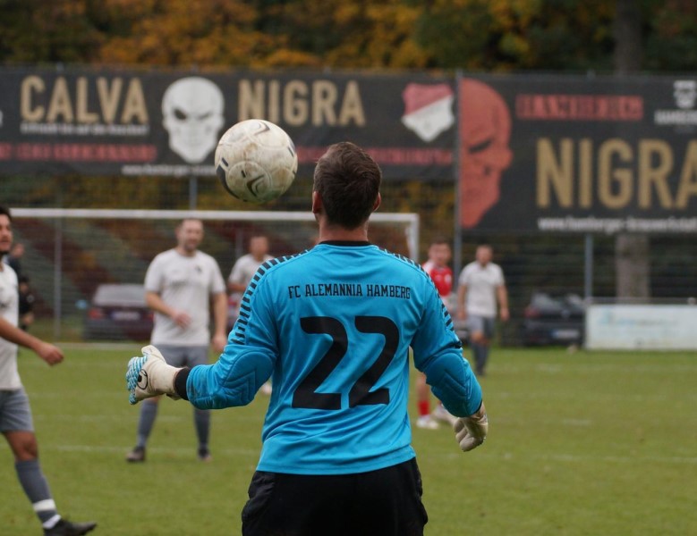 Sp-te-R-ckschl-ge-und-Torfestival-pr-gen-den-Spieltag-in-der-Kreisklasse-B2-Pforzheim