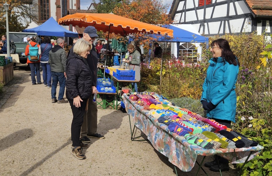 Herbstlicher-Bauernmarkt-lockte-Besucher
