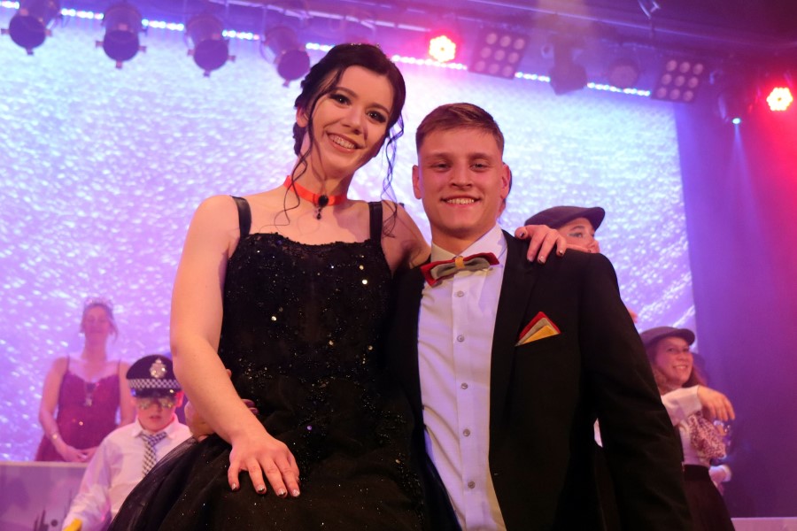 Neues-Prinzenpaar-bernimmt-Regentschaft-beim-Hau-Hu-Neuhausen