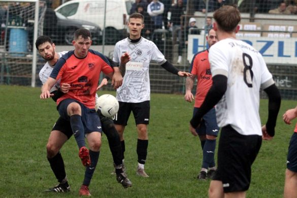 SV-Neuhausen-feiert-Befreiungsschlag