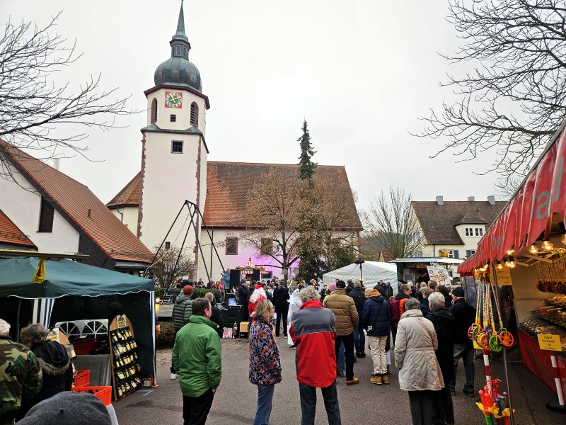 Stimmungsvolle-Kulisse-beim-39-Heimsheimer-Weihnachtsmarkt