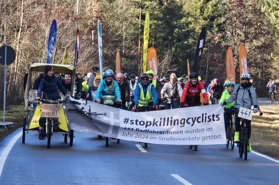 Fahrraddemonstration-erinnert-an-t-dlich-verungl-ckten-Radaktivisten