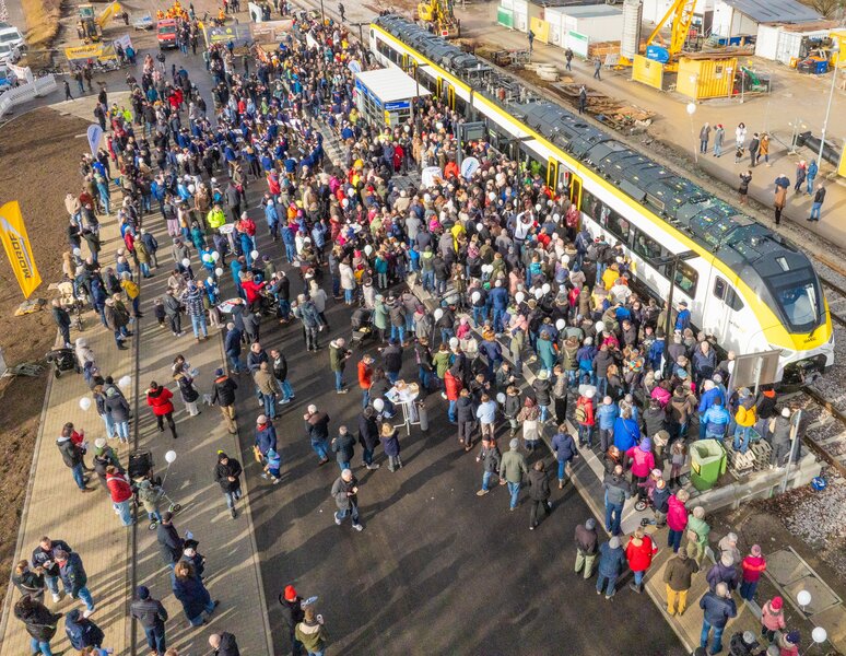 Hermann-Hesse-Bahn-erlebt-gro-en-Andrang