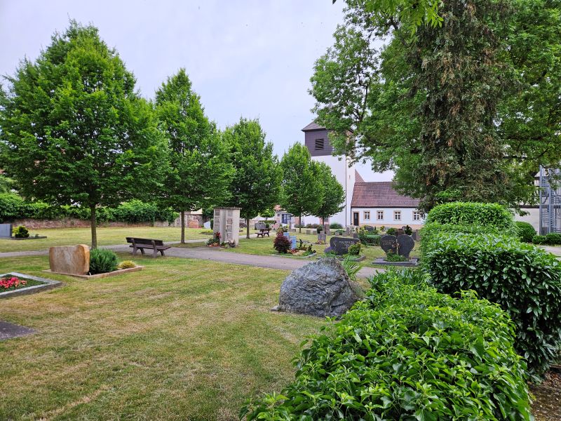 Neue-Grabarten-erweitern-das-Angebot-auf-dem-Friolzheimer-Friedhof